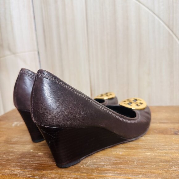 Tory Burch Sally Chocolate Dark Brown Leather Wedges Metallic Gold Logo 6.5 - Picture 4 of 6
